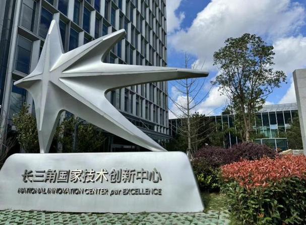 将为多家光电科技产业链相关企业和院所交付产品,此时距离他们成立
